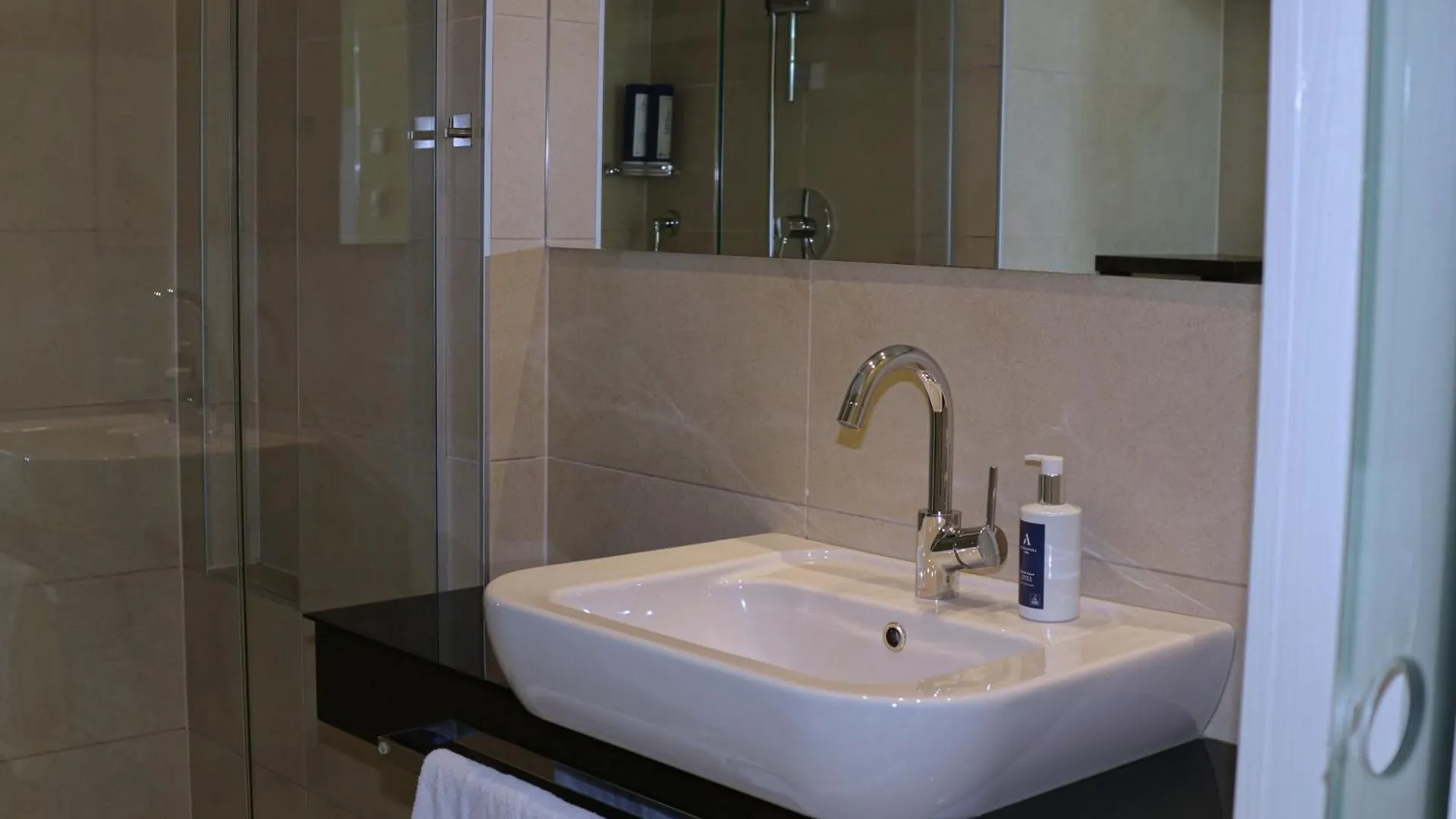Nikola Luxury Apartments Senia Petrcane